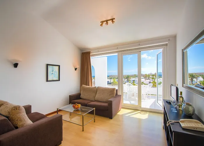 骆驼温泉俱乐部酒店 *