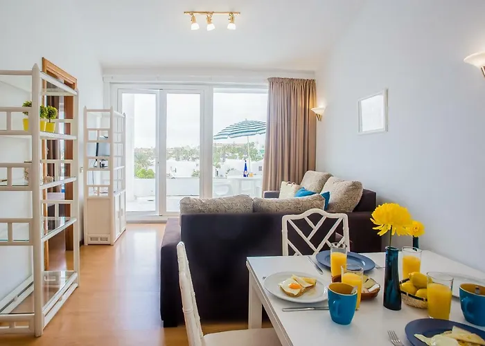 骆驼温泉俱乐部酒店